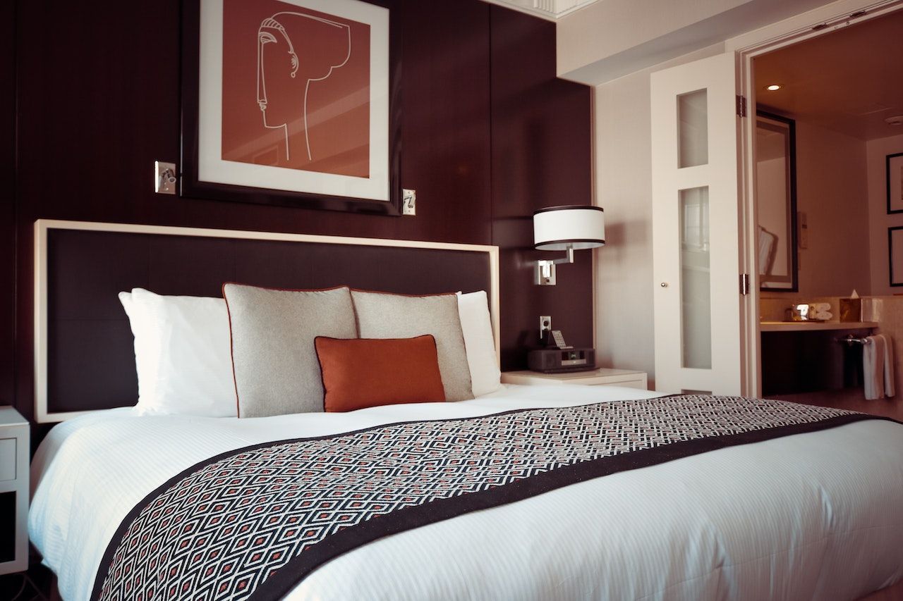 Hotel vs. Airbnb in Cappadocia: Pros and Cons of Both Accommodation Options.